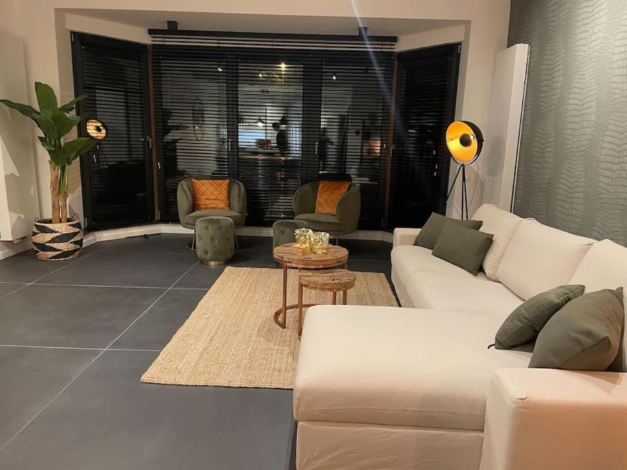 Ostend Chic, Luxe Loftstijl In Oostende エクステリア 写真